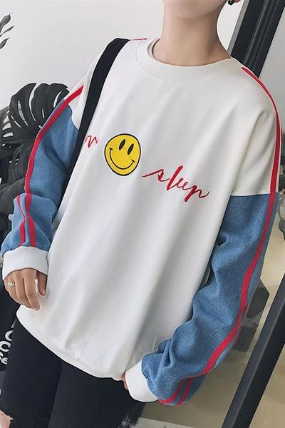 Ευρεία μπλούζα ανδική με κεντημένο χαμόγελο πρόσωπο και επιγραφή