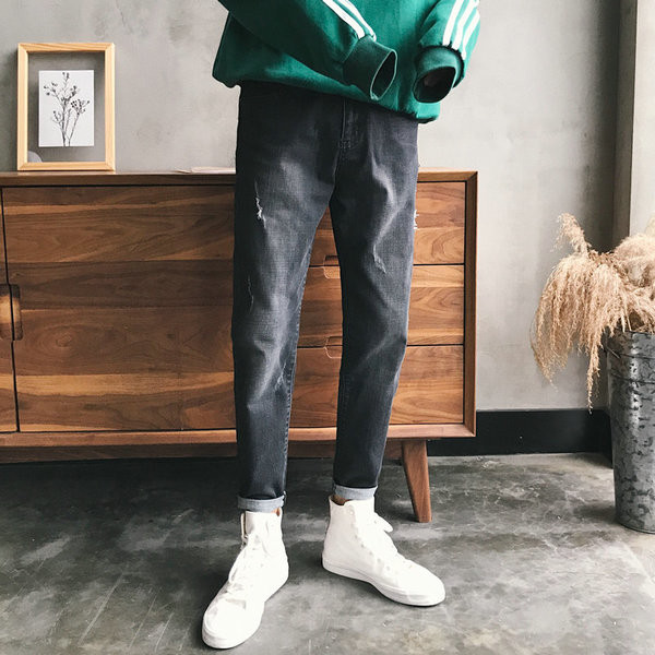 Κάνει τα καθαρά τζιν των ανδρών