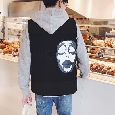 Ανδρικό γιλέκο με ένα ενδιαφέρον πίσω κάλυμμα - κόκκινο και μαύρο