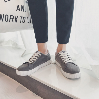 Χαμηλά αρσενικά πάνινα παπούτσια σε γκρι, κόκκινο και μαύρο χρώμα