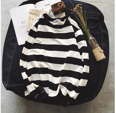 Ανδρική ριγέ μπλούζα σε διάφορα χρώματα