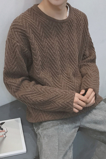 Плетен мъжки пуловер в черен и кафяв цвят