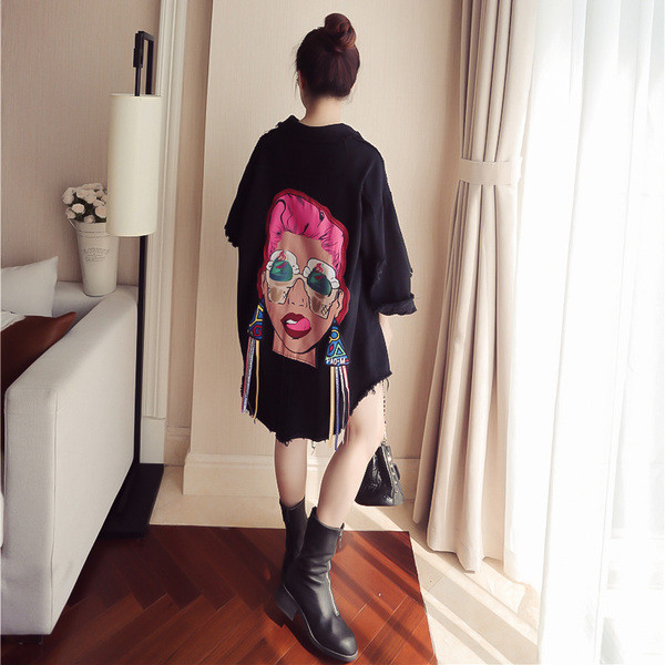 Дамско ежедневно яке с интгересна апликация на гърба 