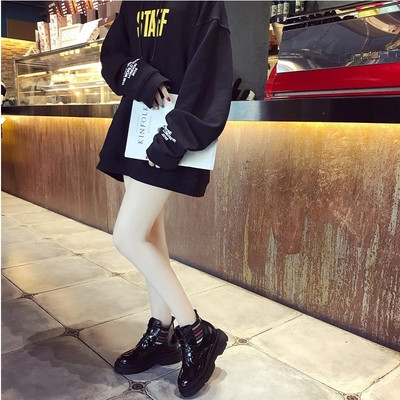 Γυναικείες μπότες με ανθεκτική σόλα σε δύο χρώματα