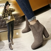 Κομψές κυρίες μπότες σε δύο χρώματα