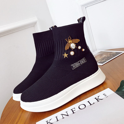 Αθλητικές γυναικείες μπότες με άνετες σόλες και διακόσμηση