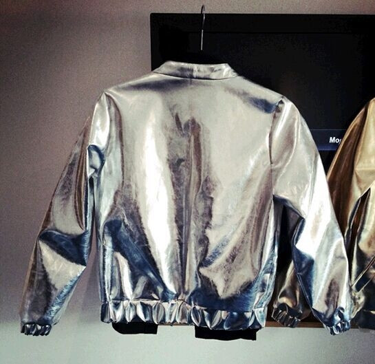 Лъскаво дамско яке в сребрист и златист цвят