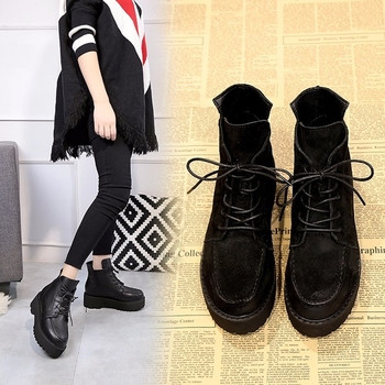 Καθημερινές γυναικέιες  μπότες ρετρό στυλ και σε δύο μοντέλα