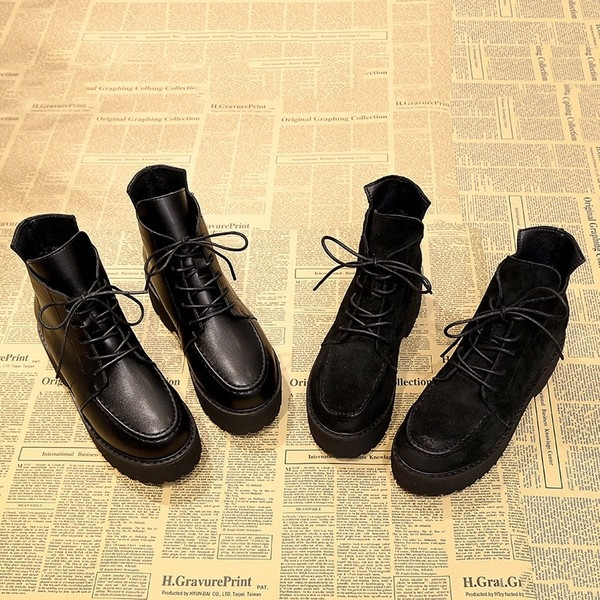 Καθημερινές γυναικέιες  μπότες ρετρό στυλ και σε δύο μοντέλα