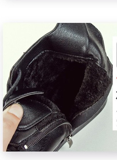 Σπορ-κομψές κυρίες μπότες με επίπεδη φούστα από δέρμα