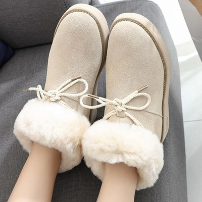 Стилни дамски боти с връзки и пух