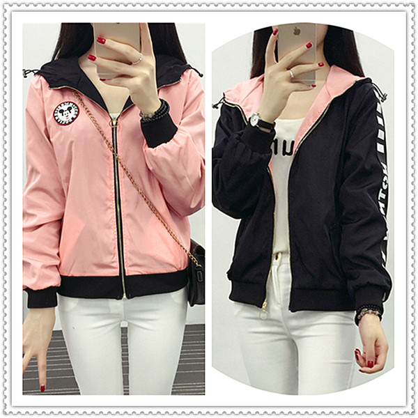 Ένα casual, casual, διπλό σακάκι με κουκούλα