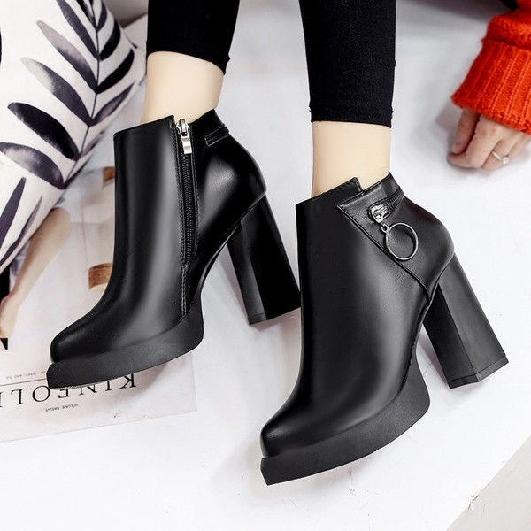 Елегантни дамски боти - остри и на дебел ток, от еко кожа