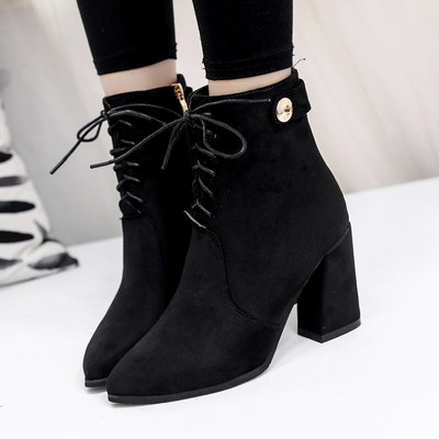 Κομψές κυρίες μπότες - αιχμηρές και τρέχουσες σε δύο σχέδια και διάφορα χρώματα