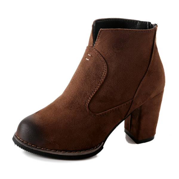 Дамски боти в семпъл модел и на ток