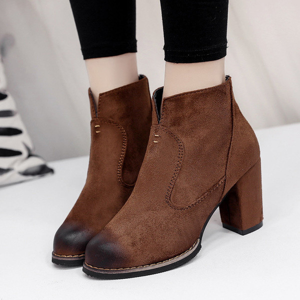 Дамски боти в семпъл модел и на ток