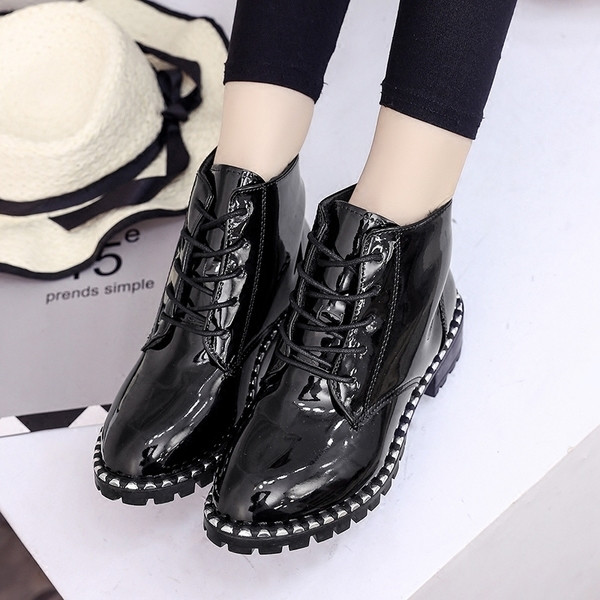 Γυναικεία μαξιλάρια με μαύρο χρώμα