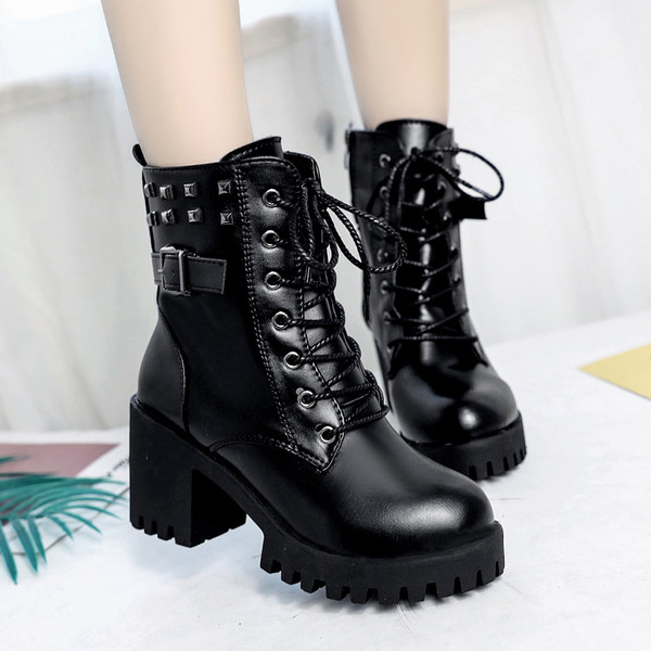 Зимни дамски боти с груба подметка и на ток от еко кожа