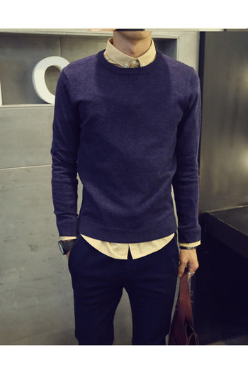 Απλό, καθημερινό πουλόβερ για άνδρες με κολάρο σε σχήμα Ο σε διάφορα χρώματα