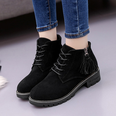 Κυρίες μπότες με γραβάτες και φούντα με σκληρή, ανθεκτική σόλα