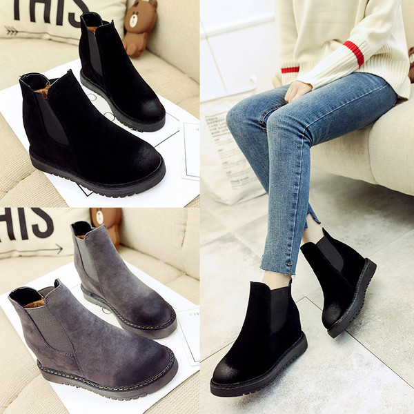 Γυναικείες μπότες με εσωτερική πλατφόρμα σε μαύρο και γκρι