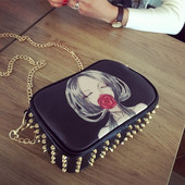 Casual γυναικεία τσάντα για κυρίες, με καπάκια και διαφορετική εφαρμογή σε μαύρο χρώμα