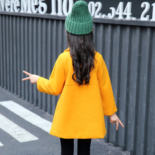 Κομψό παιδικό παλτό για κορίτσια σε κόκκινο και κίτρινο χρώμα