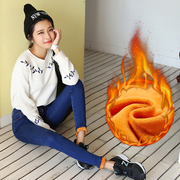 Απλό βελούδινο παντόνιο για υψηλές κυρίες μέσης σε τρία χρώματα