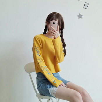 Ежедневен дамски пуловер с бродерия на ръкавите в три цвята