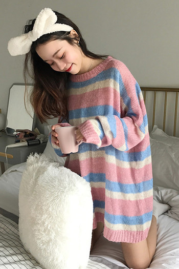 Дамски сладък пуловер в свободен стил в два цвята