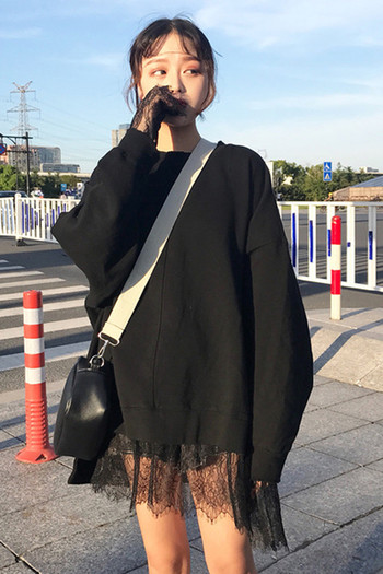 Дамски блузон в свободне стил с дантела в кафяв и черен цвят