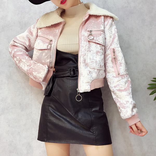 Стилно скъсено дамско яке с плюшена яка, в няколко цвята