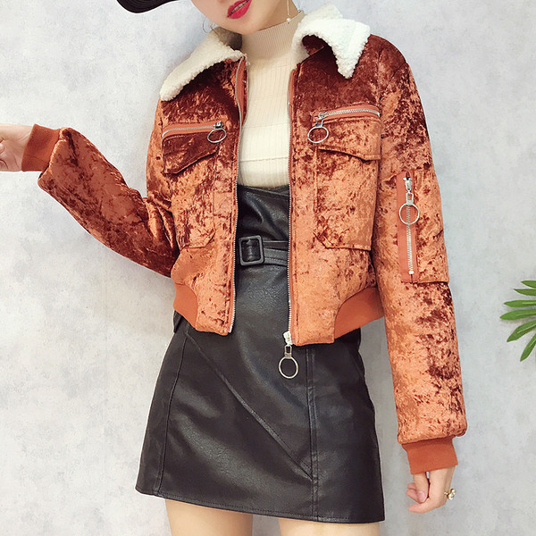 Стилно скъсено дамско яке с плюшена яка, в няколко цвята