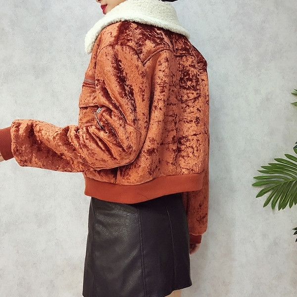 Стилно скъсено дамско яке с плюшена яка, в няколко цвята