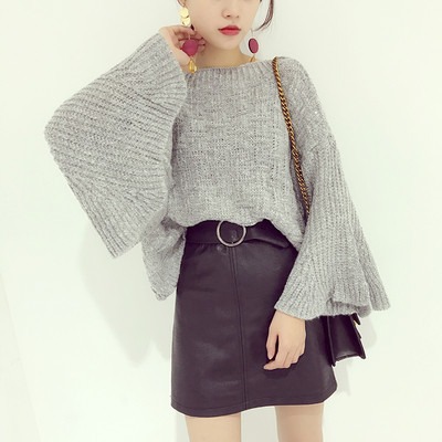 Πουλόβερ από πλεκτό κυρίες σε χαλαρό ύφος με κομμένα μανίκια