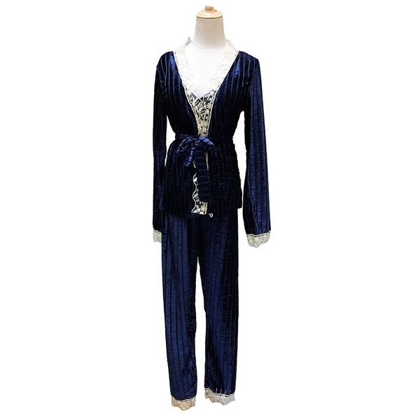 Κομψές κυρίες πιτζάμες σε τρία χρώματα, τρία μέρη