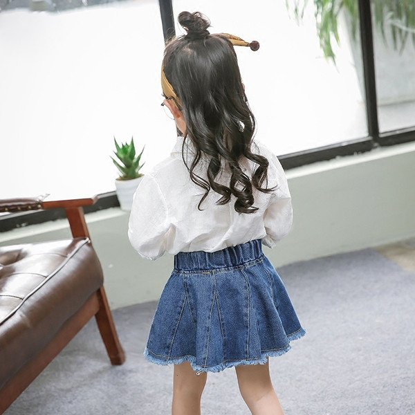 Спортно-елегантна риза за момичета в бял цвят