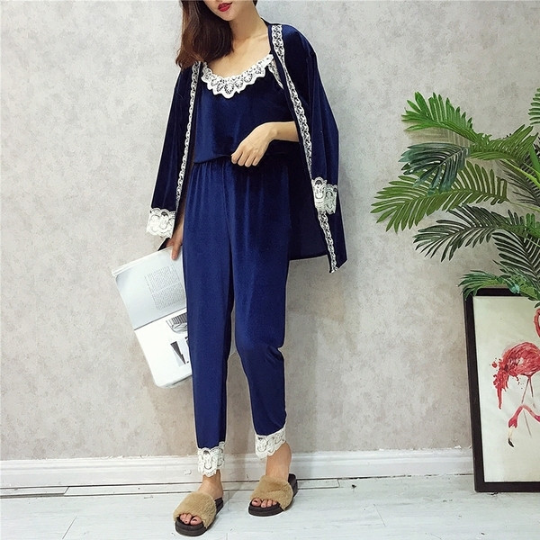 Κομψά πιτζάμες από 3 μέρη