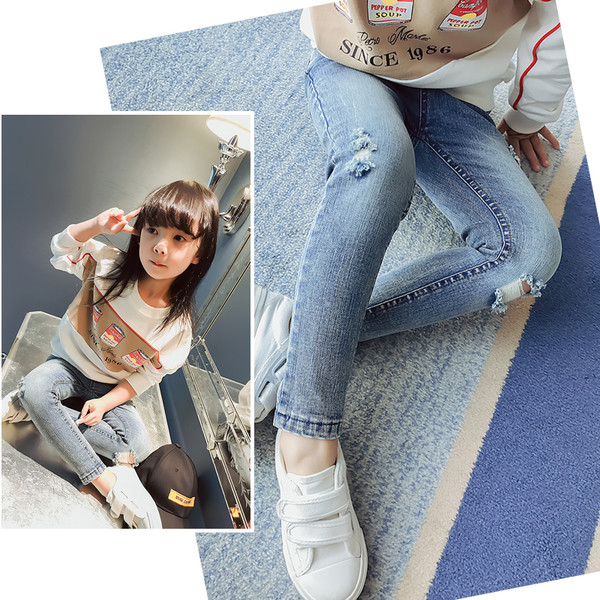 Μοντέρνα παιδικά τζιν για κορίτσια με υψηλή μέση σε ανοιχτόχρωμο χρώμα