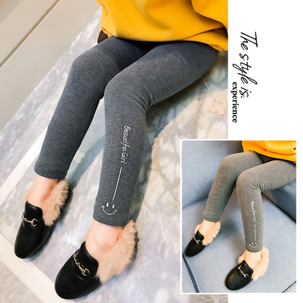 Παιδική καθημερινή σφήνα για κορίτσια με φιλί και χαμόγελο σε μαύρο και γκρι