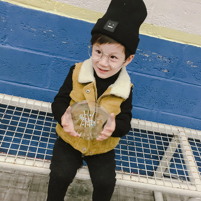 Παιδικό κίτρινο βαμβάκι για αγόρια με επιγραφή στο πίσω μέρος