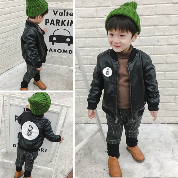 Μοντέρνο παιδικό δερμάτινο μπουφάν για αγόρια με κολάρο σε σχήμα O και σακίδιο