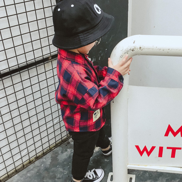 Μοντέρνο πουκάμισο για αγόρια σε κόκκινο και κίτρινο χρώμα