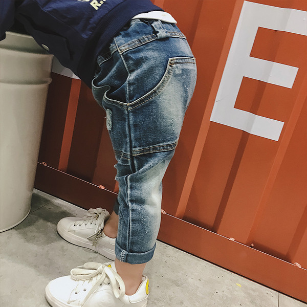 Αθλητικά κομψά παιδικά τζιν για αγόρια με βαθιές τσέπες