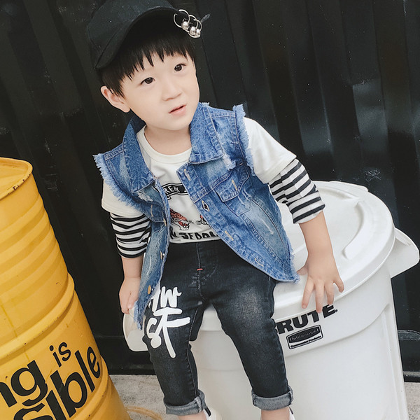 Baby denim για τα αγόρια σε μπαλώματα