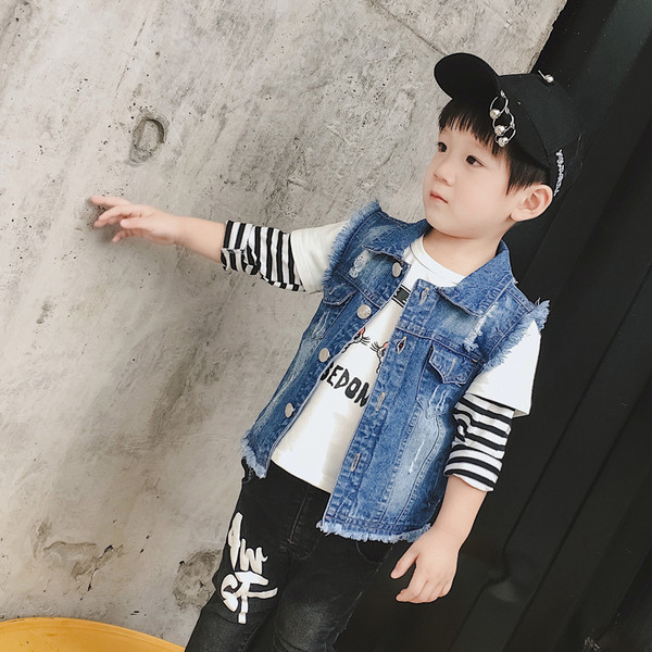 Baby denim για τα αγόρια σε μπαλώματα