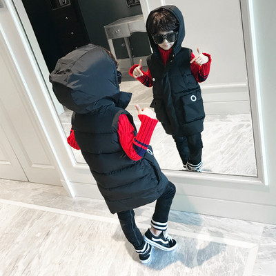 Κομψό μακρύ λουράκι για κουμπάρα και μεταλλικές τσέπες σε τσέπες σε μαύρο χρώμα