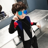 Κομψό πουλόβερ για αγόρια με κολάρο σε σχήμα O