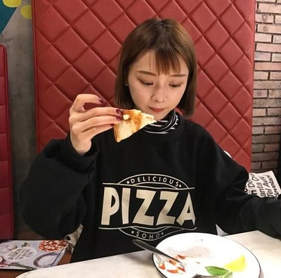 Γυναικεία αθλητικά ρούχα με ευρύ μοτίβο