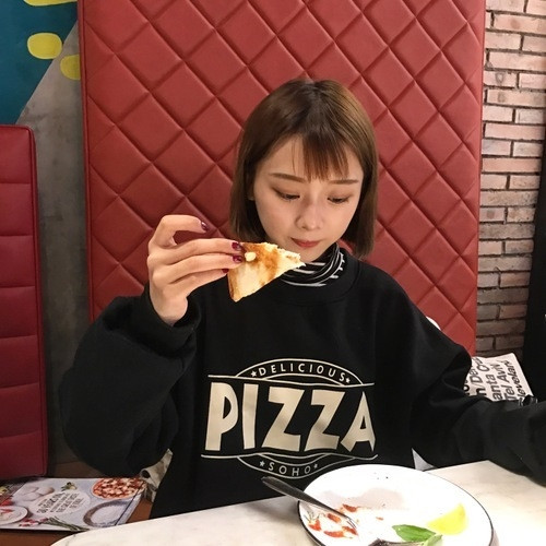 Γυναικεία αθλητικά ρούχα με ευρύ μοτίβο